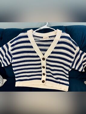 Universal Thread Striped Navy and Cream Crochet Button-Front Sweater sz med
